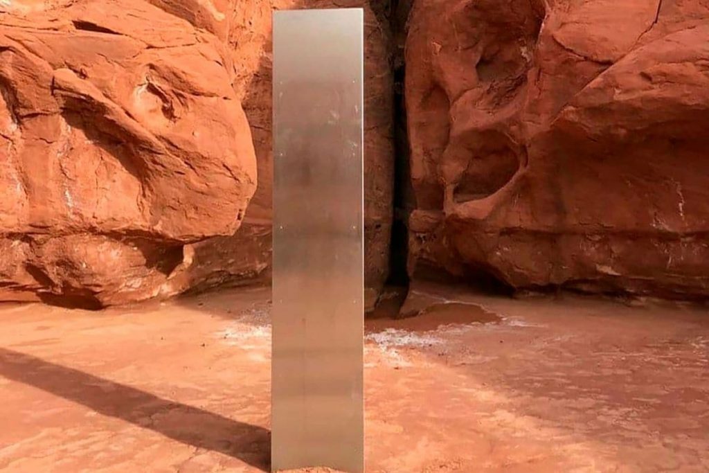 Appearance & Disappearance of Monoliths Appearance & Disappearance of Monoliths Mysterious Incidents